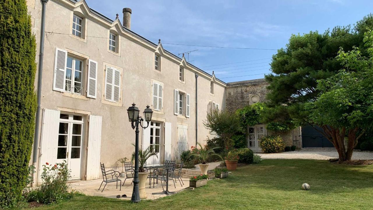 Mazette! Le Chateau Niort Exterior foto