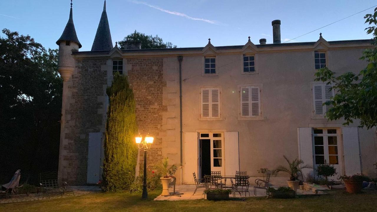Mazette! Le Chateau Niort Exterior foto