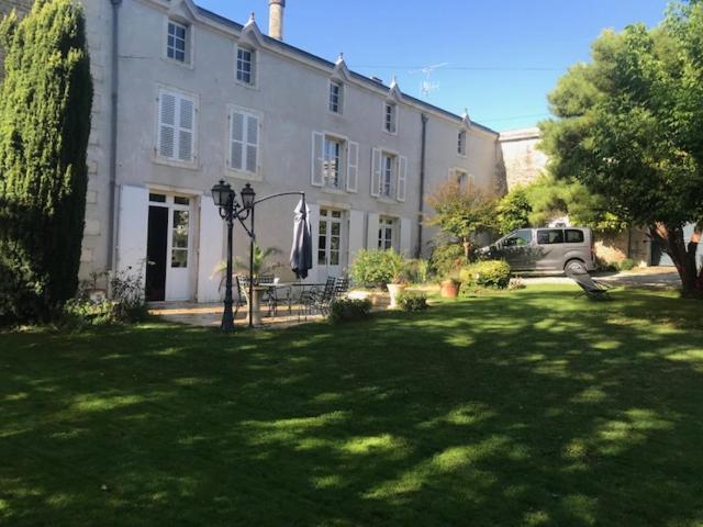 Mazette! Le Chateau Niort Exterior foto