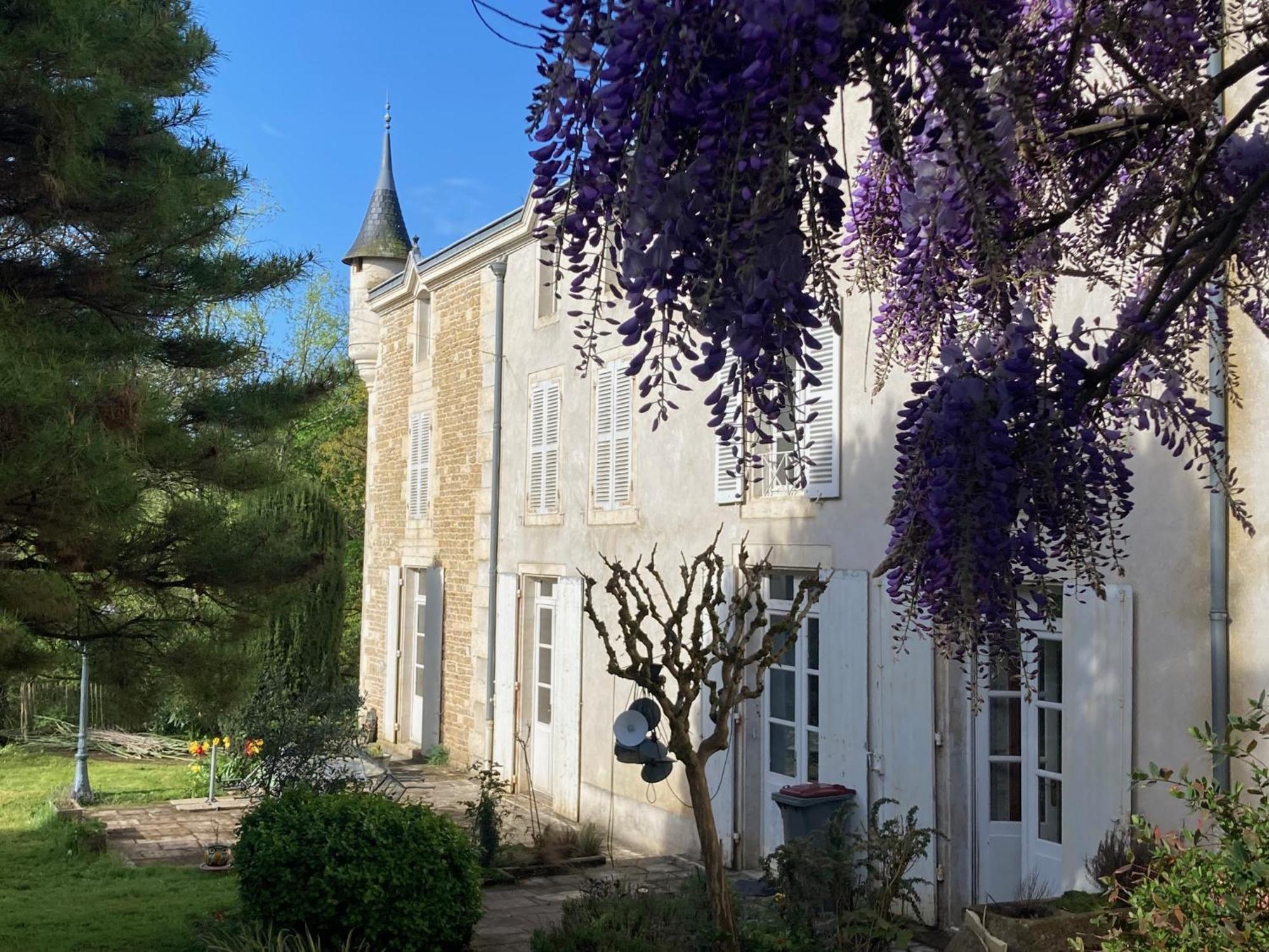 Mazette! Le Chateau Niort Exterior foto